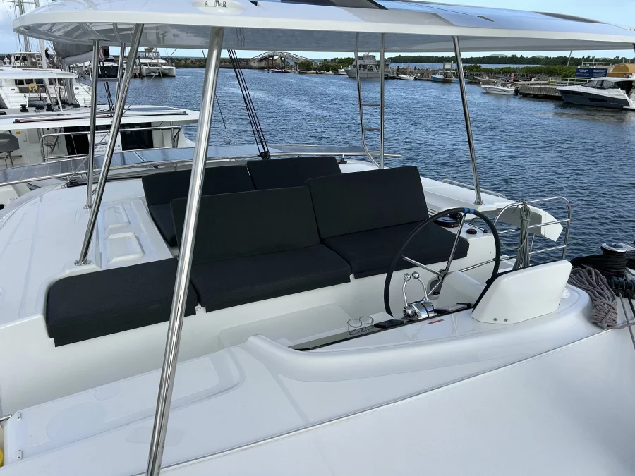 Lagoon 46 (SUEÑOS)  - 7