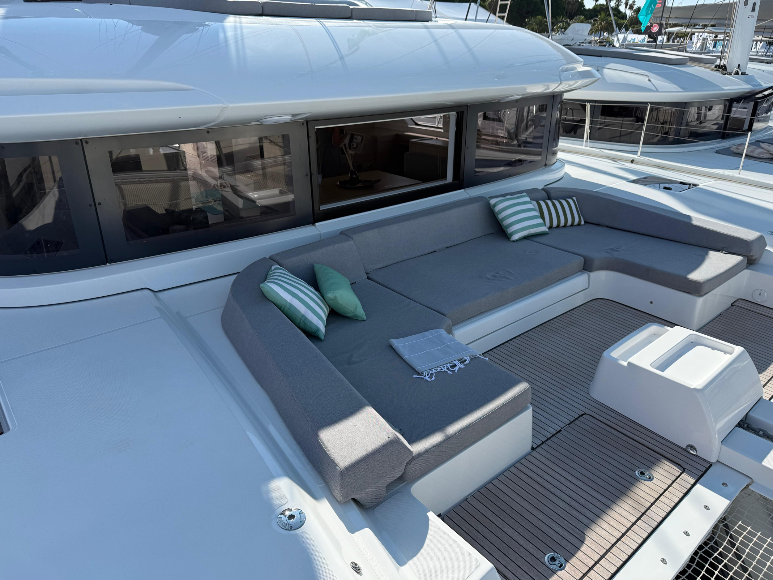 Lagoon 55 — photo 4