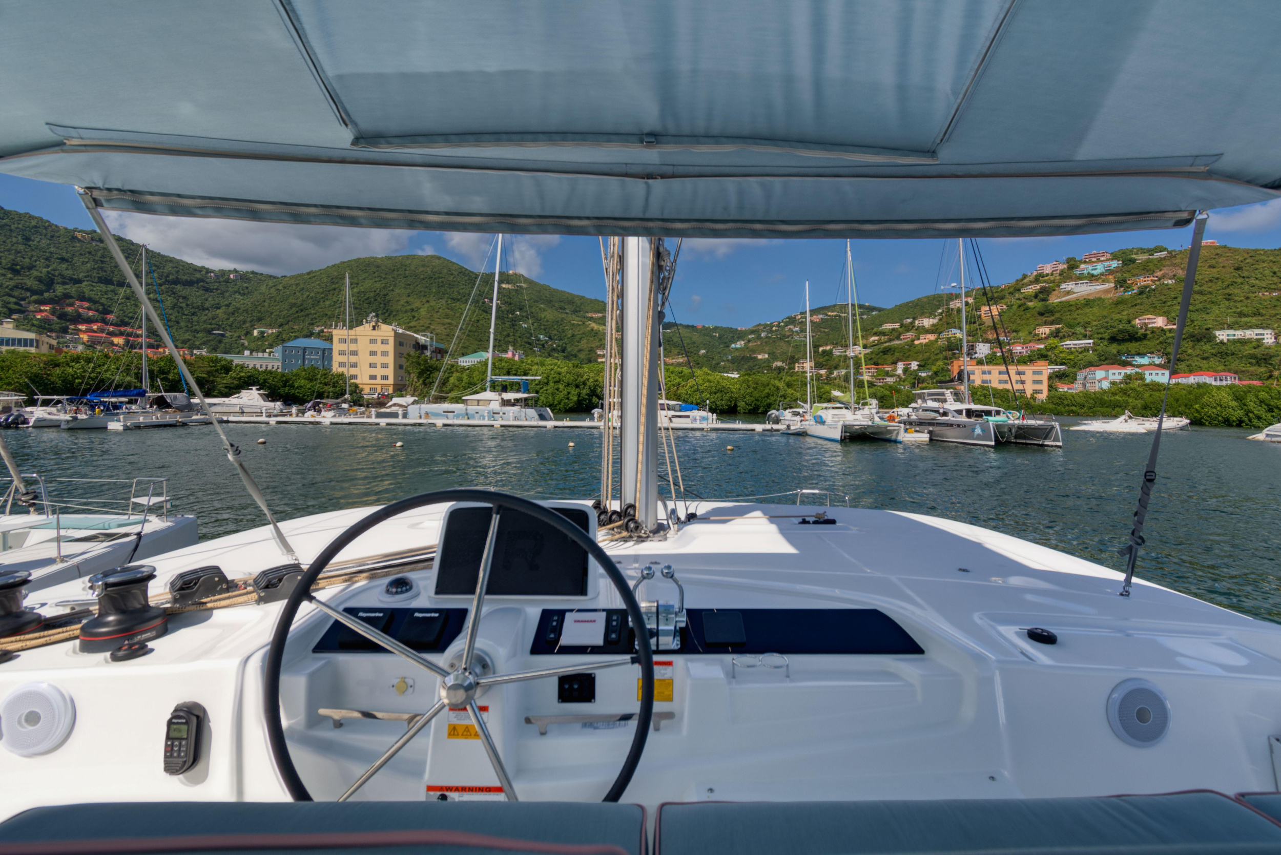 Lagoon 46 — photo 7