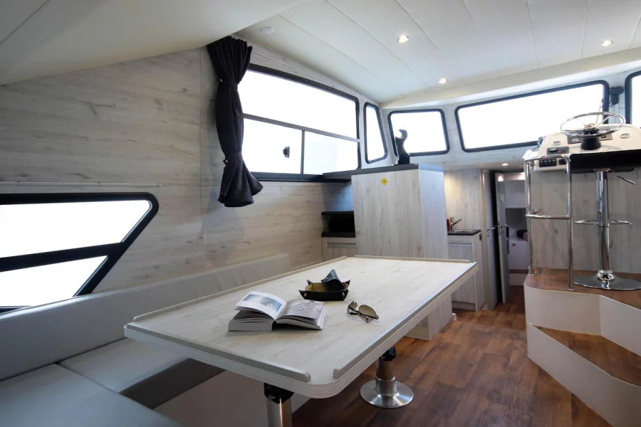 HouseboatMinuetto8 Electric (10)  - 9