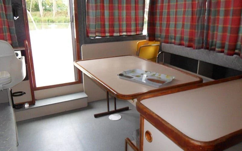 Low CostEau Claire 1130 (561)  - 8
