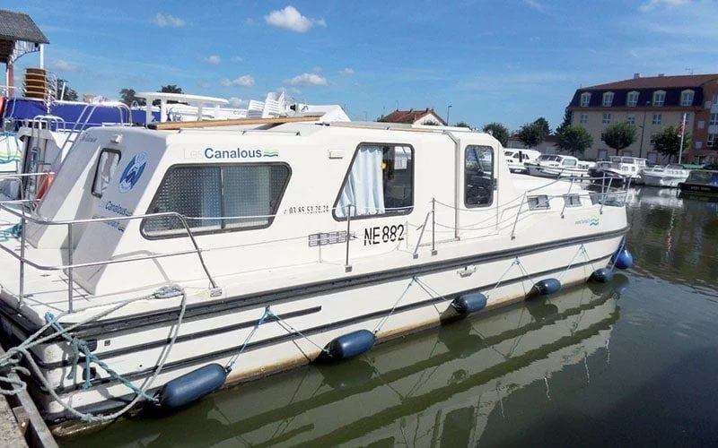 Low CostRiviera 1130 (641)  - 0