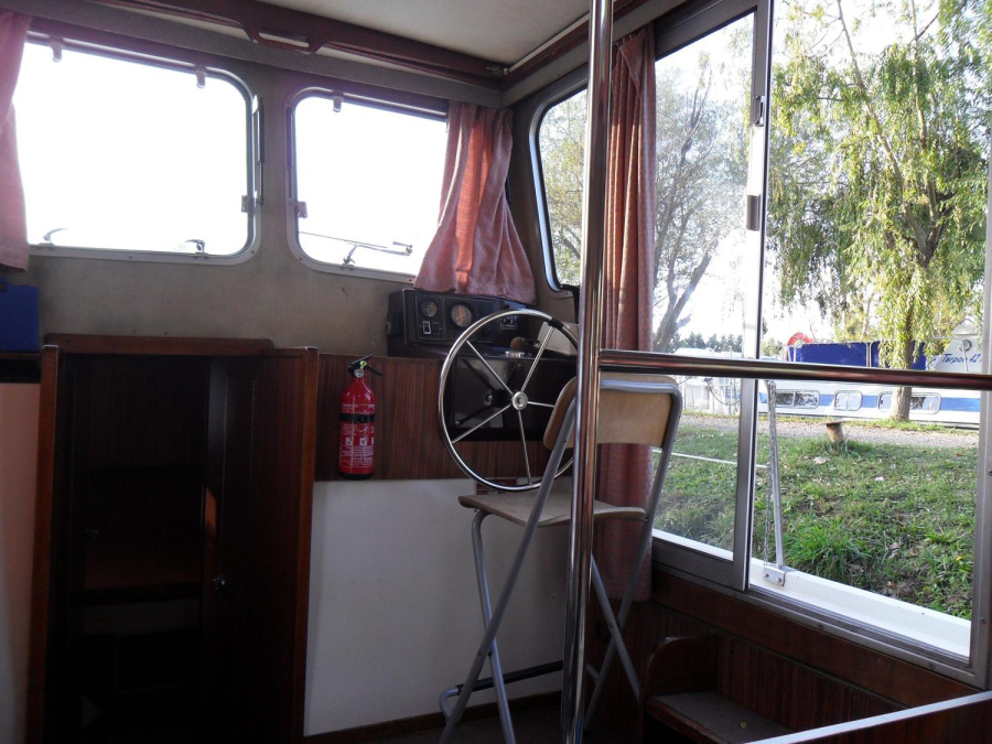 Photo #4 - ClassicPenichette 935 W (1099) in Colombiers - 566