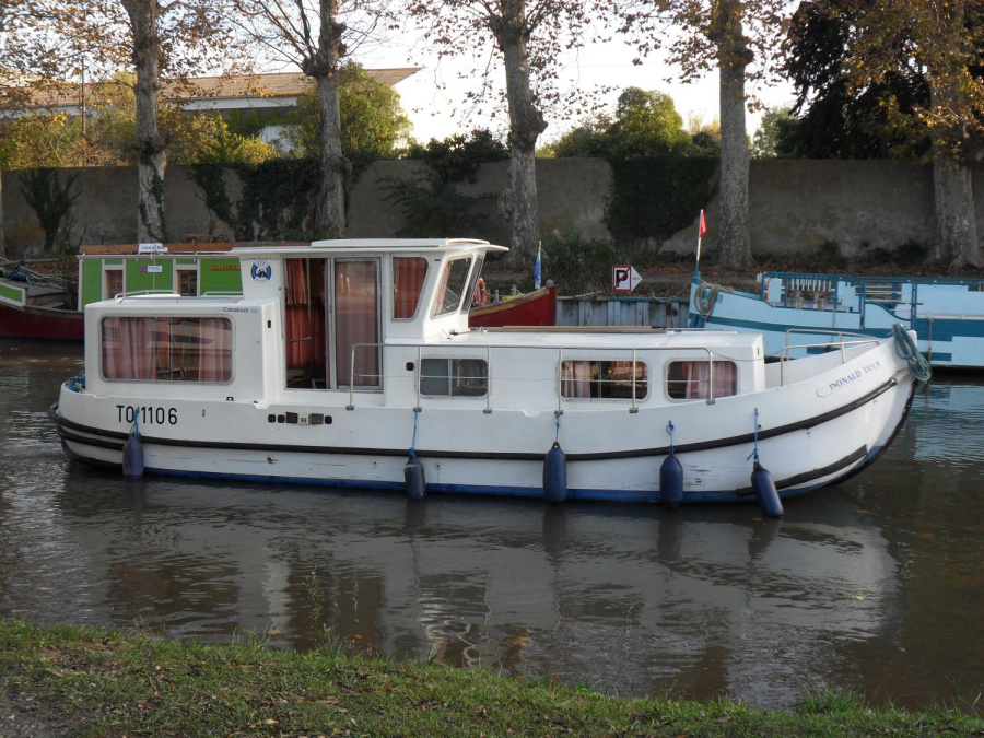 Photo #1 - ClassicPenichette 935 W (1099) in  - 566