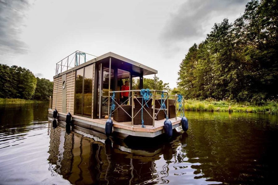 Photo #1 - HausbootKOMFORT (PORTO) in "Neuer Hafen" im Ziegeleipark Mildenberg - 1639
