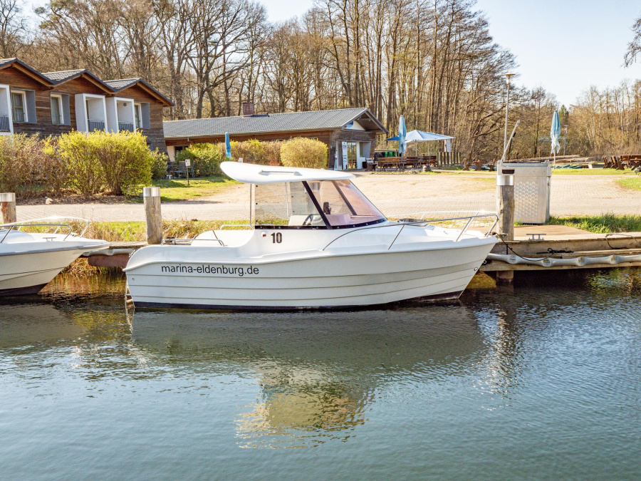 Photo #1 - DarekTexas 540 (Texas 540 Pilothouse Nr. 10) in Marina Eldenburg - 1731
