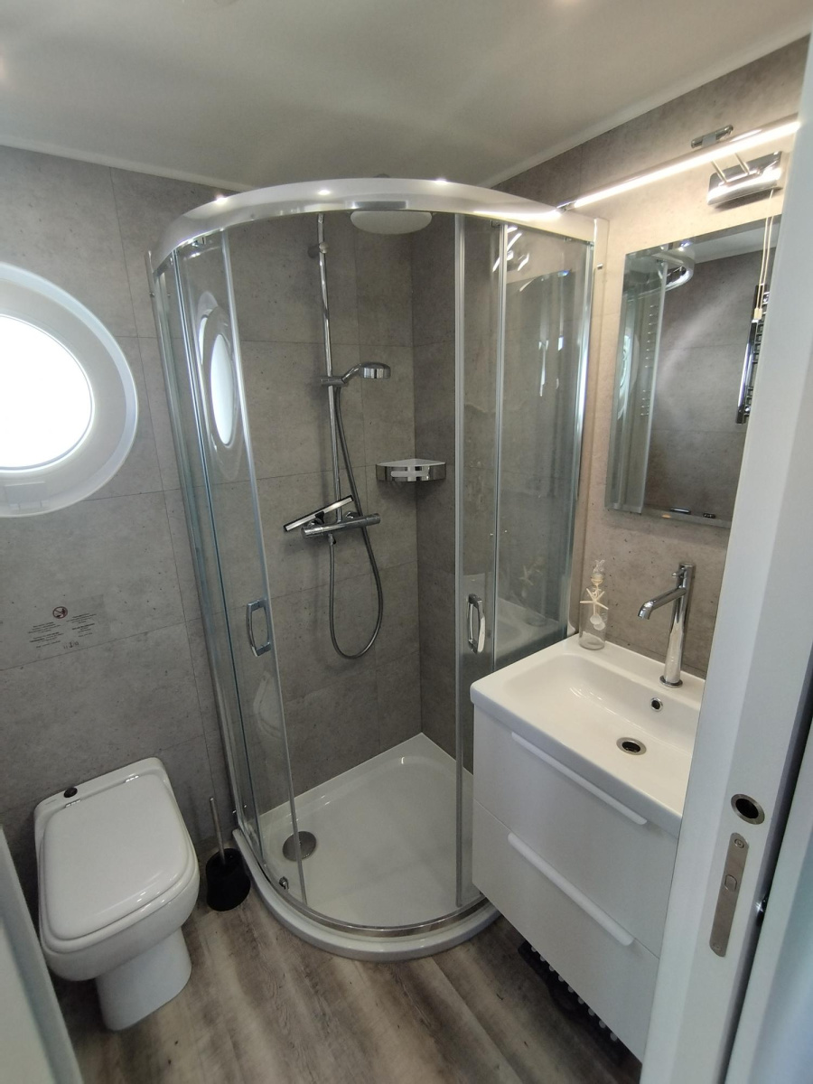Photo #12 - Waterbus S.C.Independent (H+M Lounge) in Buchholz  - 1774