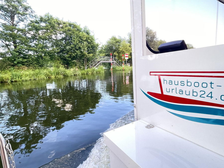 Photo #4 - RollyRB2 (Sandra | Rollyboot2023 | Wohnyacht 8.2 - SUP-Board) in Malchow - 1782