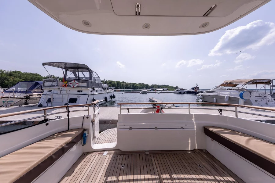 Galeon (Fly 330)  - 8