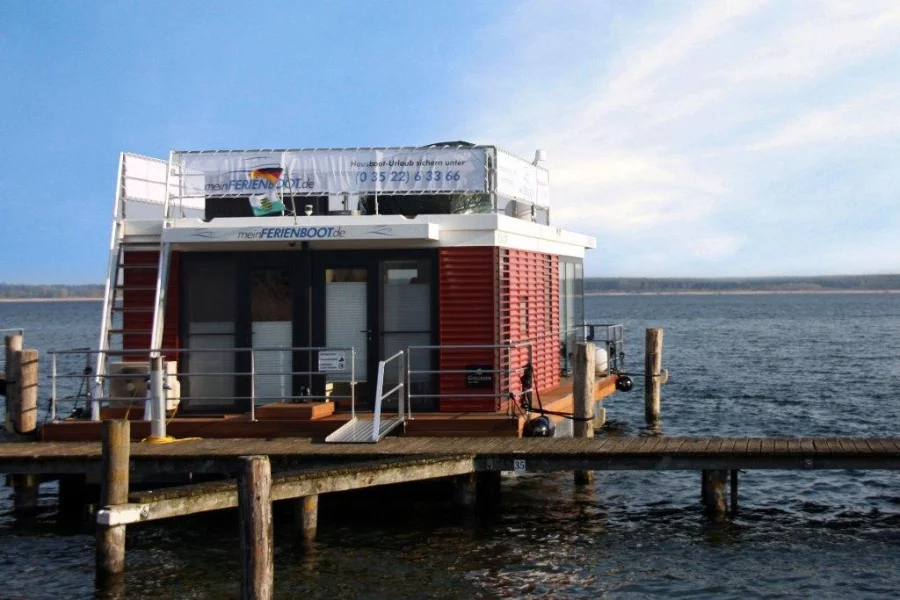 1Floating 44 Schwimmferienhaus (MeinFERIENBOOT 1 (fest liegend))  - 2