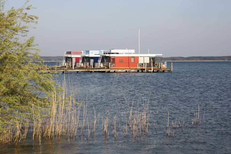 Photo #5 - 1Floating 44 Schwimmferienhaus (MeinFERIENBOOT 1 (fest liegend)) in Fleesensee - 1832