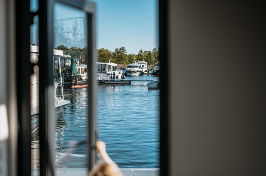 Photo #46 - FLOATING33 (Hausboot Red Pearl) en Zehdenick - 1858