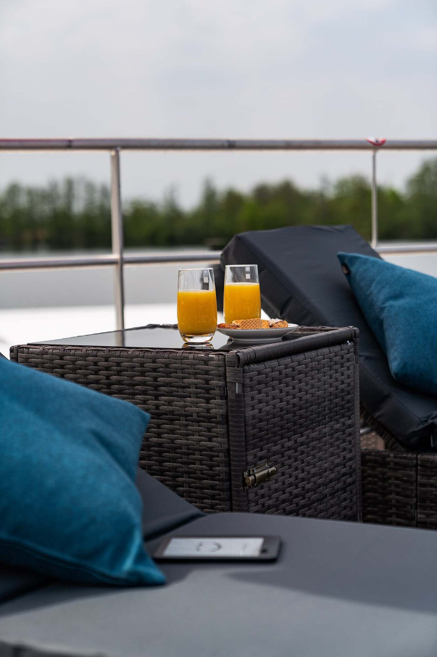 Photo #2 - FLOATING44 (Hausboot Topas) in Zehdenick - 1859