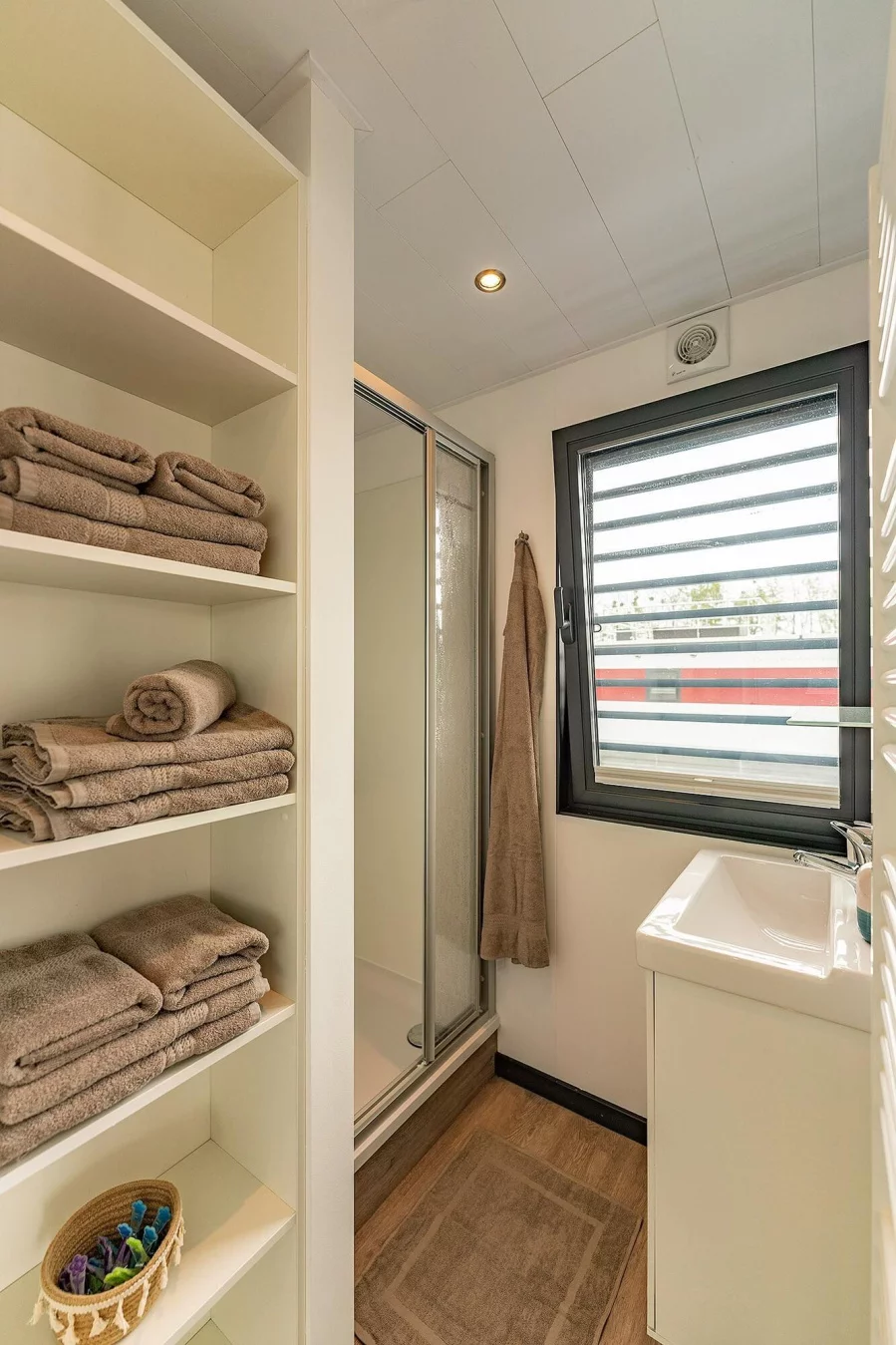 FLOATING44 (Hausboot Topas)  - 12