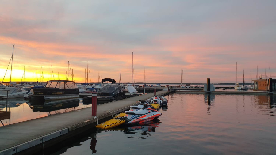 Hausboot Auszeit - 1