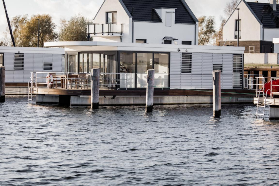 Photo #1 - FLOATING44 (Hausboot freiZeit - LP4) en Marina Peenemünde - 1931
