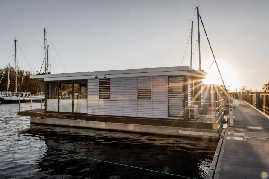 FLOATING44 (Hausboot freiZeit - LP4)  - 1