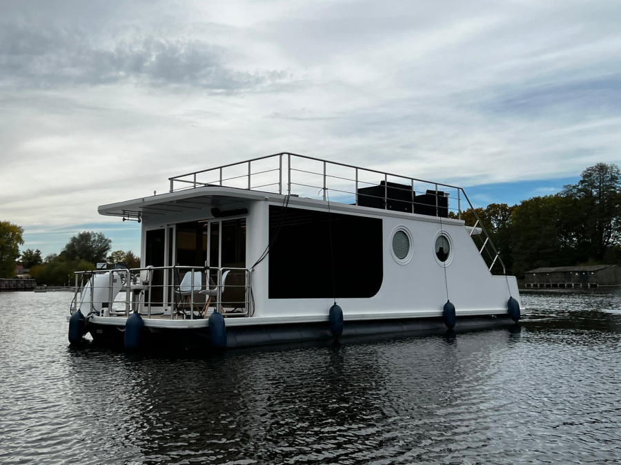 Photo #1 - UAB Houseboat LTTrimaran Houseboat 4300 (Seensucht) in Marina Buchholz - 1935