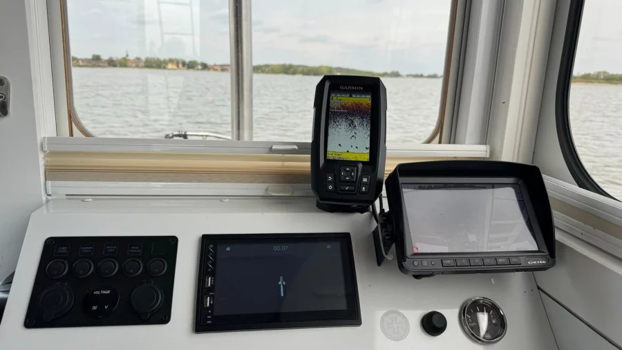 RB2Rollyboot (Maja | Hausboot neu inkl. Stand-Up-Paddle-Board & FISHFINDER)  - 0