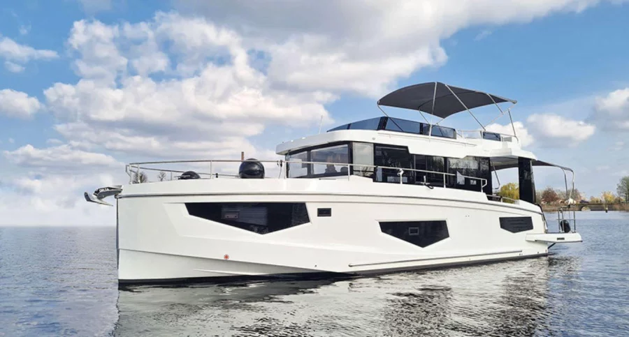 Cobra YachtsSeamaster 45 (Independence)  - 8