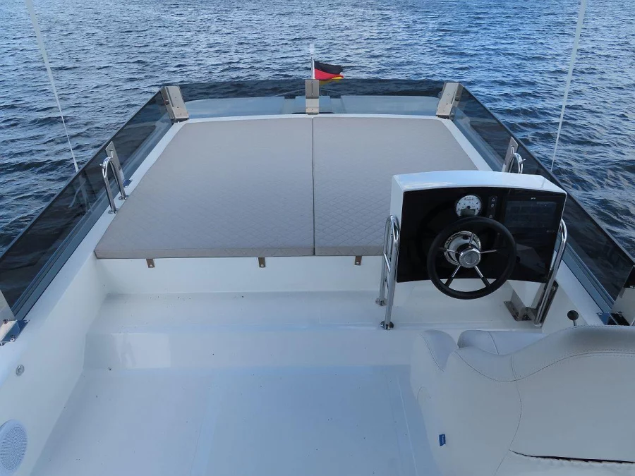 Cobra YachtsSeamaster 45 (Independence)  - 13