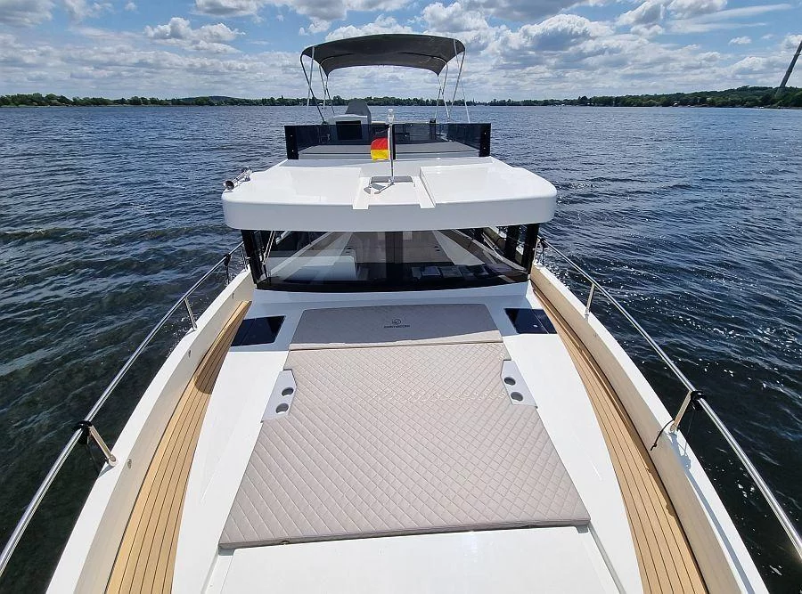 Cobra YachtsSeamaster 45 (Independence)  - 11