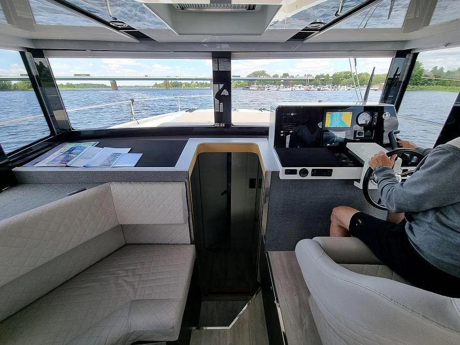Cobra YachtsSeamaster 45 (Independence)  - 9