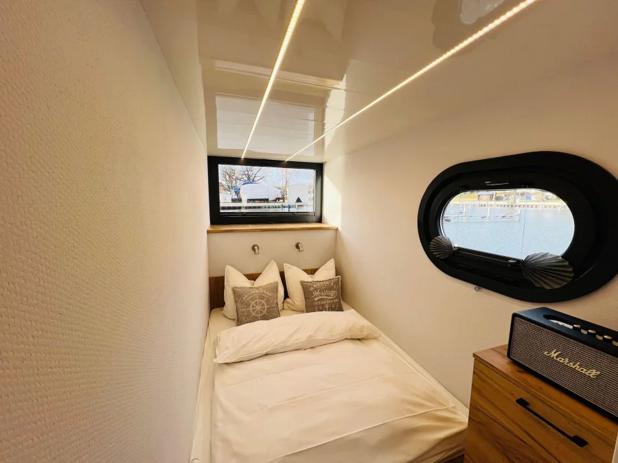RivoCampi 400 (Houseboat One)  - 10