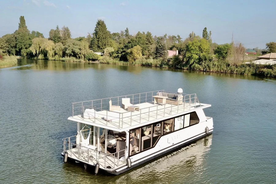LuxbootLuxboot (Lillit 2)  - 10