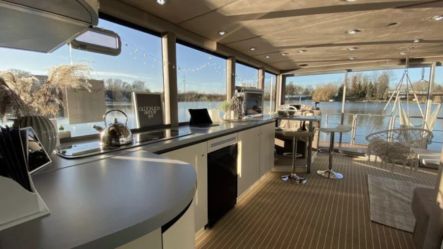 LuxbootLuxboot (Lillit 2)  - 4