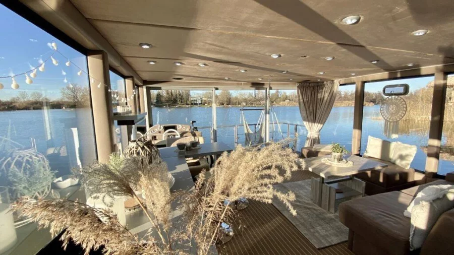 LuxbootLuxboot (Lillit 2)  - 2