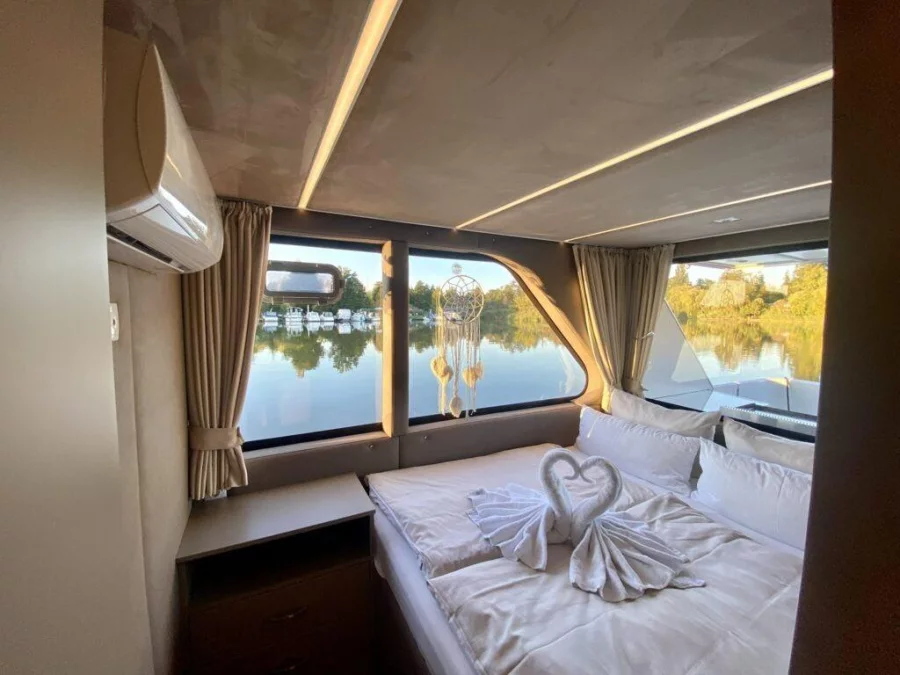 LuxbootLuxboot (Lillit 2)  - 5