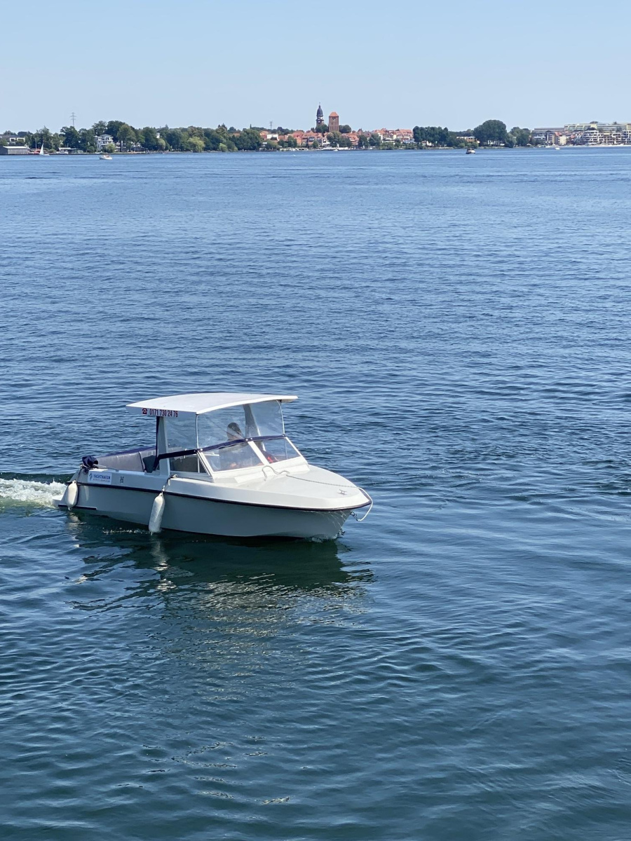 Photo #1 - TagescharterLotus (Lotos 6) in Yachthafen Müritz - Kamerun - 2035