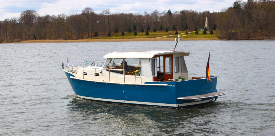 Photo #1 - LunaLuna 30 (Mila) in Yachthafen - 2042