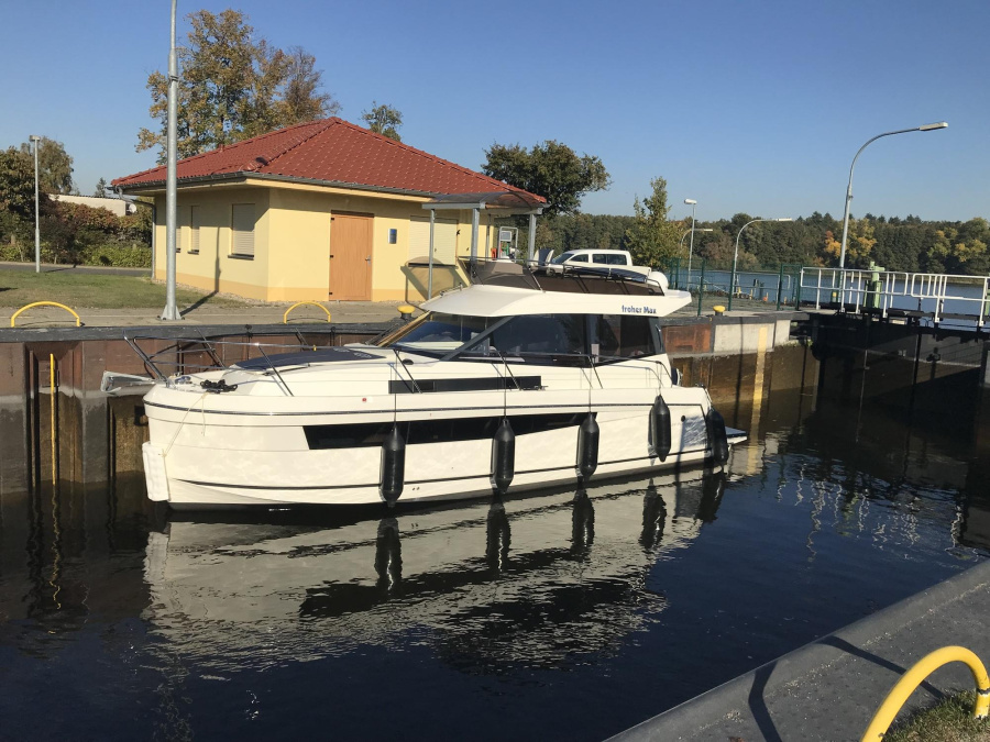 Photo #1 - Platinum989 Flybridge (frohes Mäxchen) en Marina Wolfsbruch - 2092