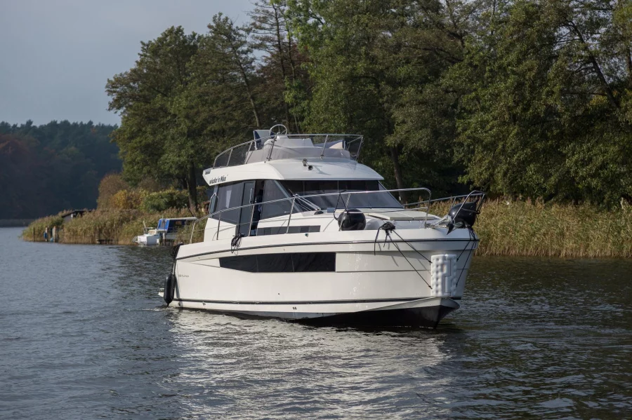 Platinum989 Flybridge (Froher Max)  - 30