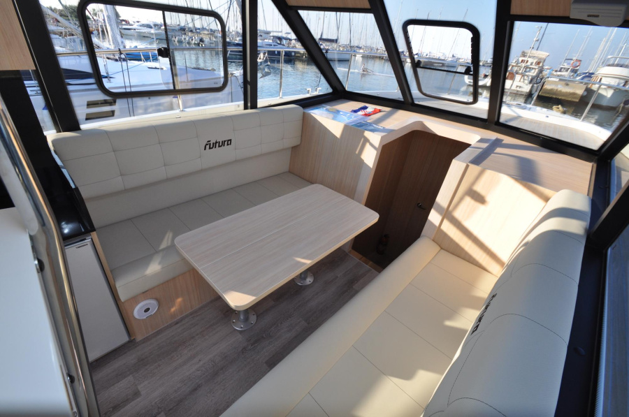 Photo #5 - Futura40 Flybridge (Dicker Max) en Rheinsberg - 2099