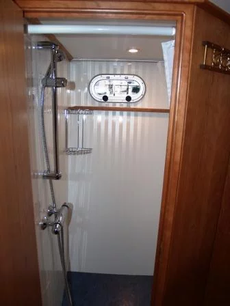 FB-YachtcharterVisscher Yachting BV / Concordia 10 (MY Aika)  - 4