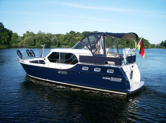 Photo #2 - FB-YachtcharterSucces 108 Ultra New Line (MY Clara) in Malchow - 2156