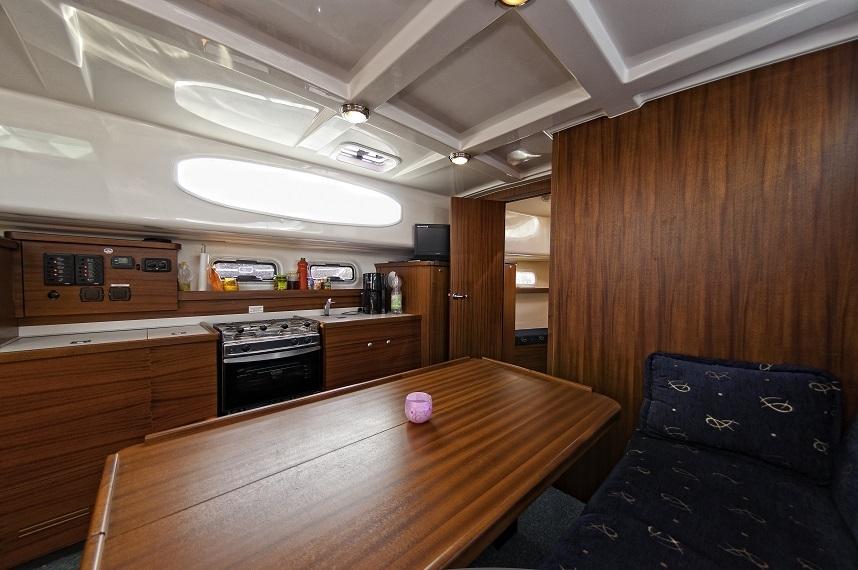 Photo #5 - FB-YachtcharterDelphia Yachts / 1050 Escape (MY Constancia) in Malchow - 2157