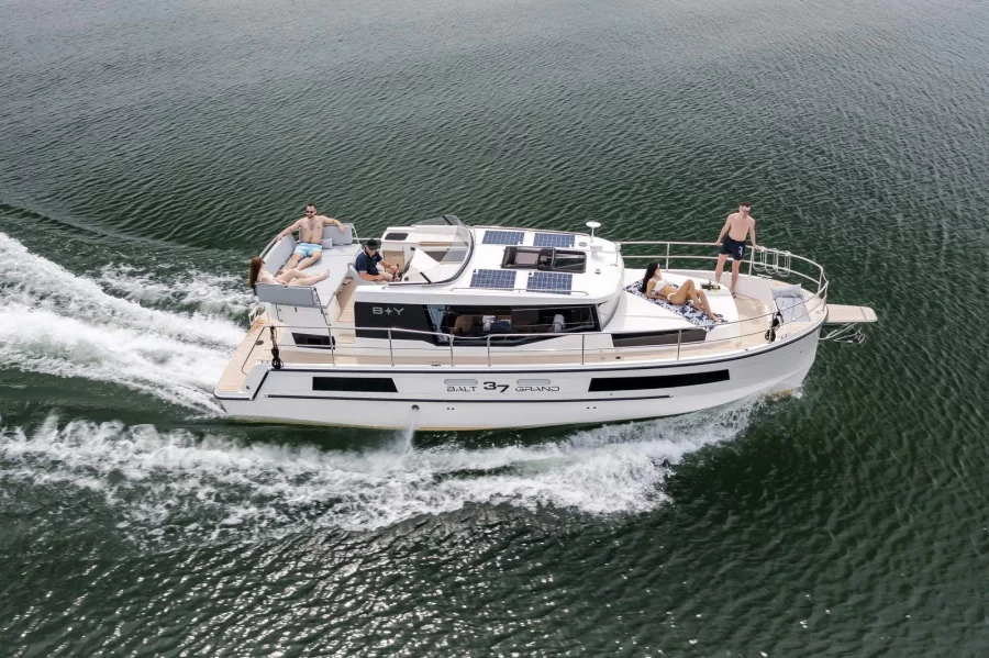 HouseboatGrand37 (13)  - 24