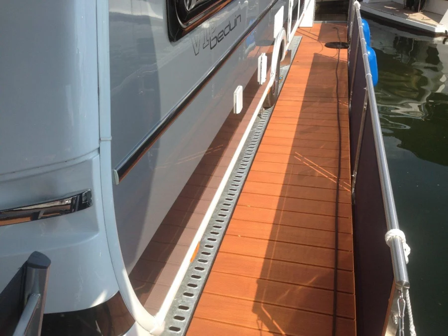 TechnusTrimaran-Schwimmplattform (Wechsel-Wassercamper mit eigenem Wohnwagen (4))  - 4