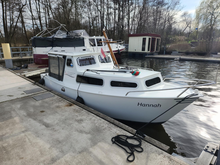 Photo #1 - MotoryachtenHannah (Hannah) en Villa am See - Klubhaus & Hafen - 2377