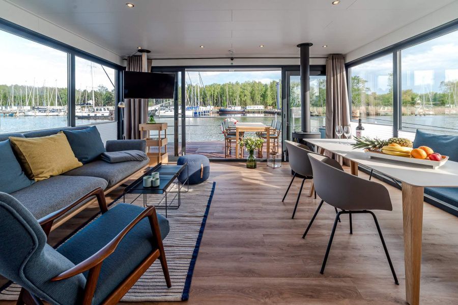 Photo #1 - FLOATING44 (Hausboot LP7) en Marina Peenemünde - 2390