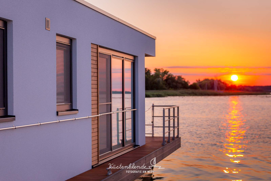 Photo #3 - FLOATING44-3 (Hausboot KranichNest) in Ribnitz - 2438