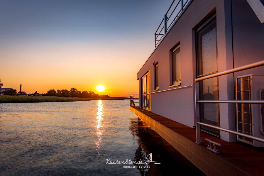 Photo #1 - FLOATING44-3 (Hausboot KranichNest) in -Damgarten - 2438