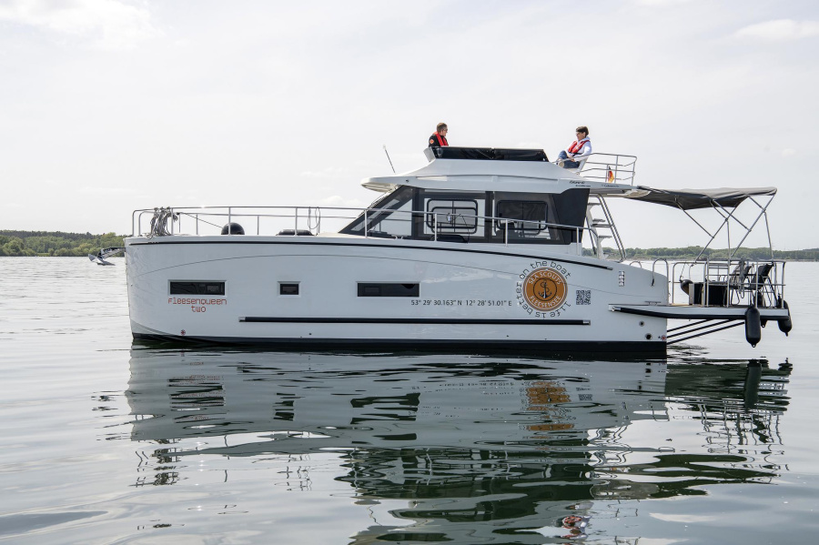 Photo #2 - MotoryachtenFUTURA 40 Grand Horizon XXL (Fleesenqueen two) (Fleesenqueen Two) in Fleesensee - 2472