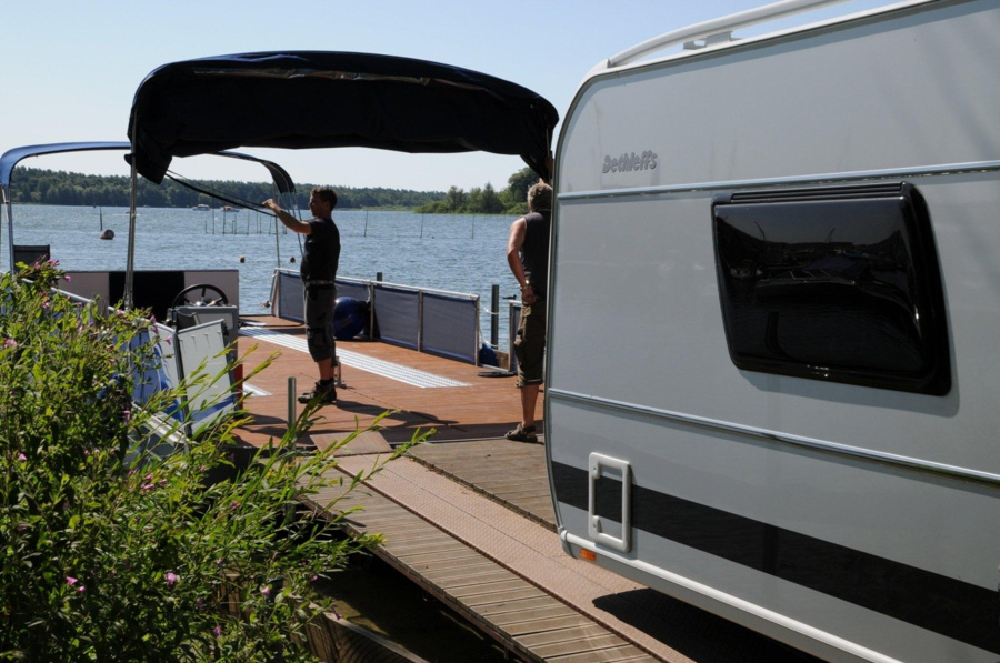 Photo #3 - TechnusTrimaran-Schwimmplattform (Wechsel-Wassercamper mit eigenem Fahrzeug (2)) in Jabel - 2796