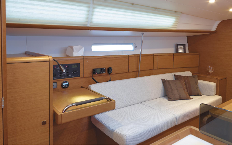 SUN ODYSSEY 379 DL 3CAB — photo 495
