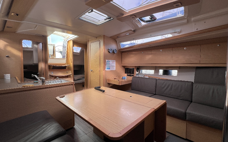 DUFOUR 390 GRAND LARGE — photo 546